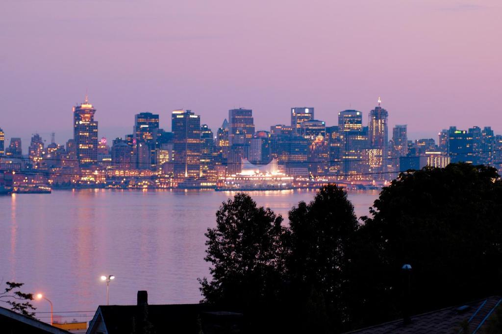 Ocean Breeze Executive Bed And Breakfast North Vancouver Room photo